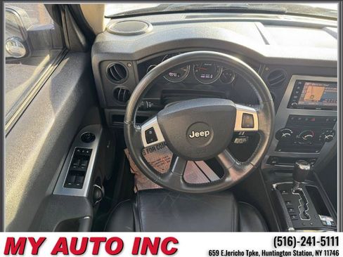 Used 2010 Jeep Commander Sport w/ Sun/Sound Group image 13