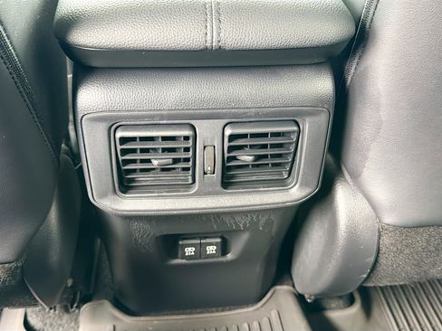 Used 2021 Toyota RAV4 XLE Premium image 21