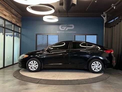 Used 2018 Hyundai Elantra SE image 6