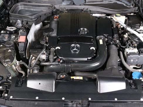 Used 2014 Mercedes-Benz SLK 250 w/ Premium Package image 10