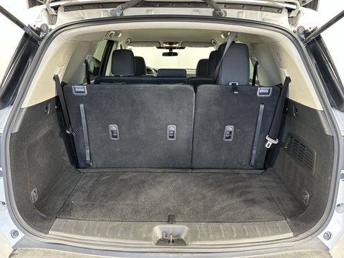 Used 2023 Nissan Pathfinder SV image 15