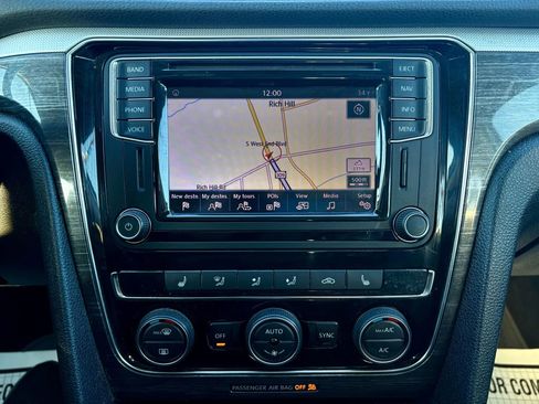 Used 2016 Volkswagen Passat 1.8T SE image 28