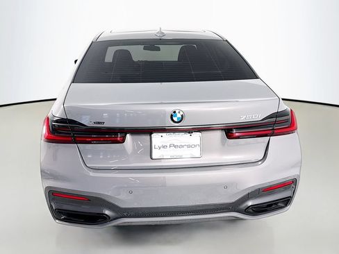 Used 2022 BMW 750i xDrive w/ Autobahn Package AWD/4WD image 10