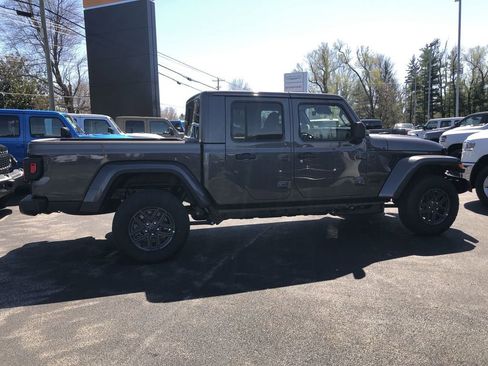 New 2026 Jeep Gladiator Sport AWD/4WD image 6