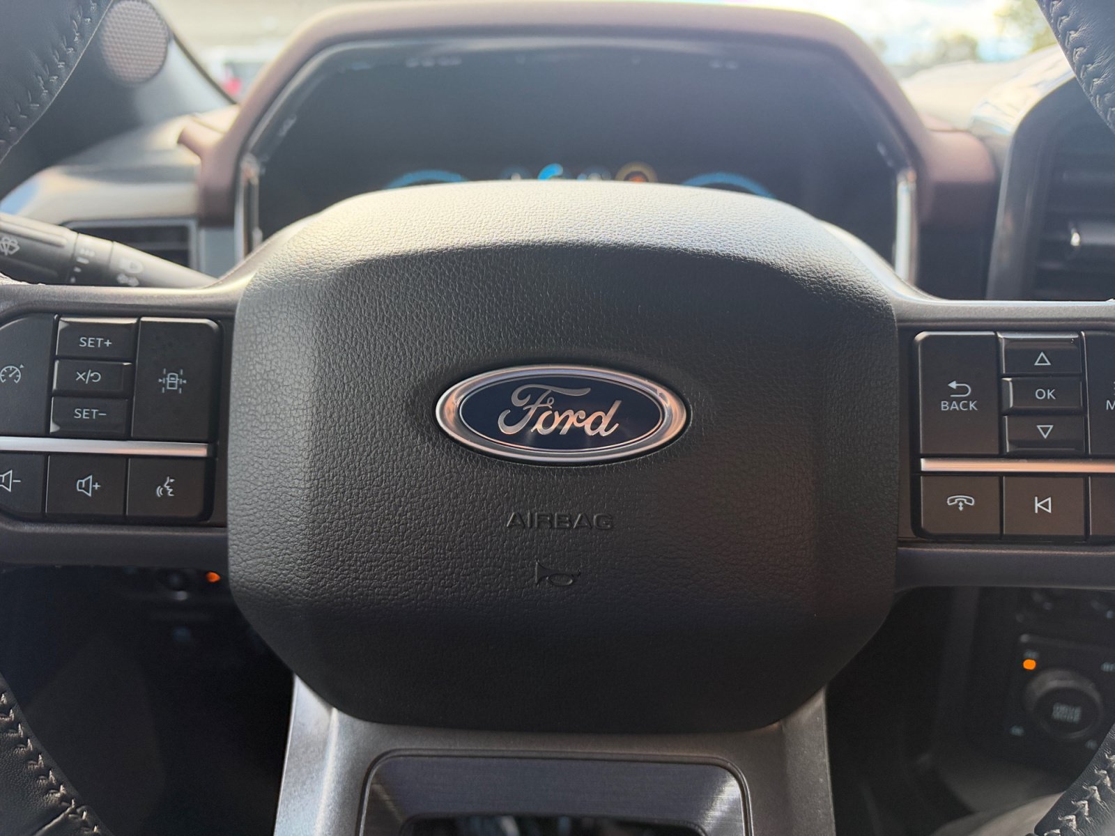 Used 2023 Ford F150 Lariat AWD/4WD image 18