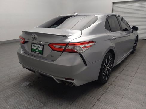 Used 2020 Toyota Camry SE FWD image 9