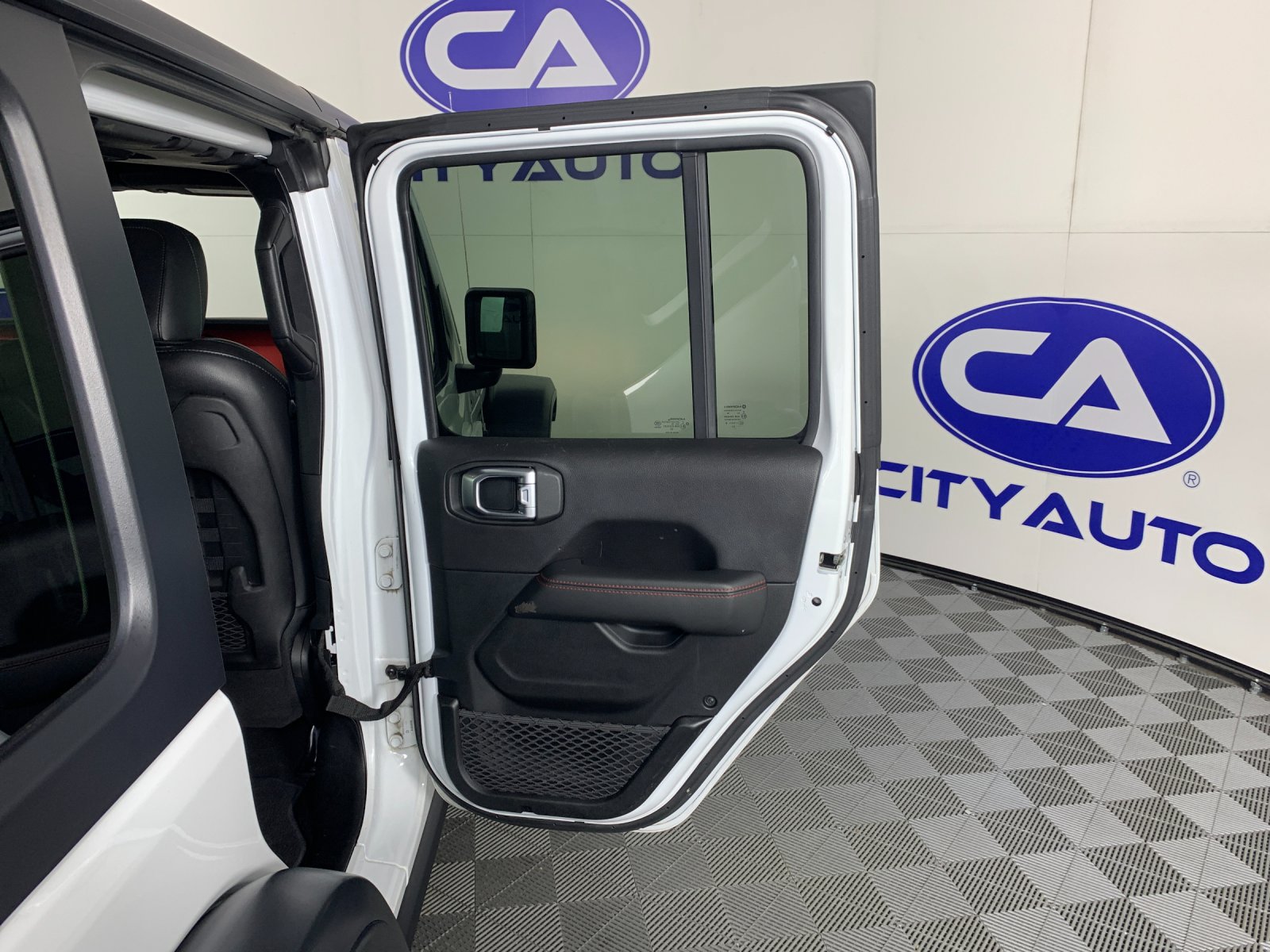 Used 2020 Jeep Wrangler Unlimited Rubicon AWD/4WD image 35