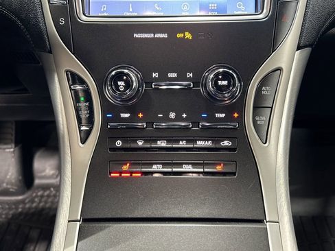 Used 2020 Lincoln Nautilus Standard w/ Equipment Group 101A image 21