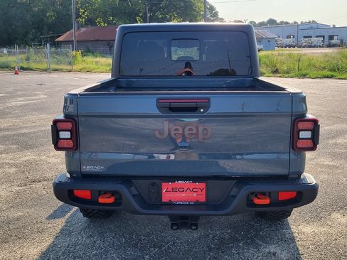 Used 2026 Jeep Gladiator Mojave AWD/4WD image 3
