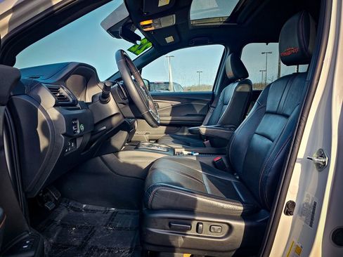 Used 2022 Honda Passport TrailSport image 14