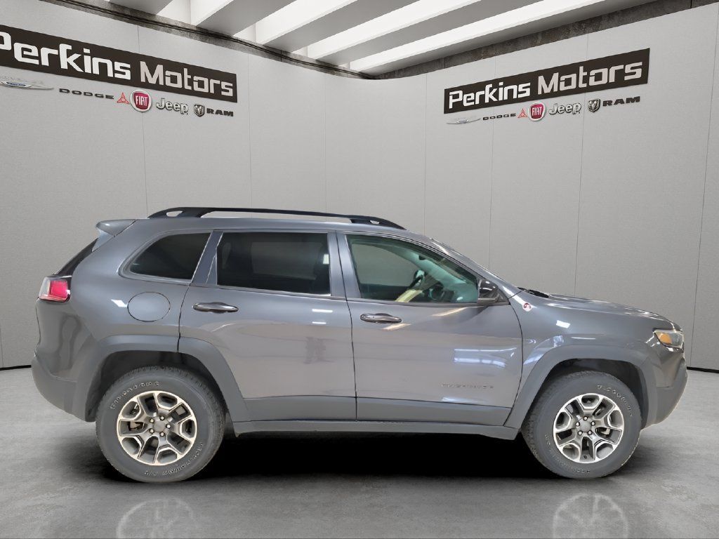 Used 2022 Jeep Cherokee Trailhawk w/ Premium Leather Package AWD/4WD image 6