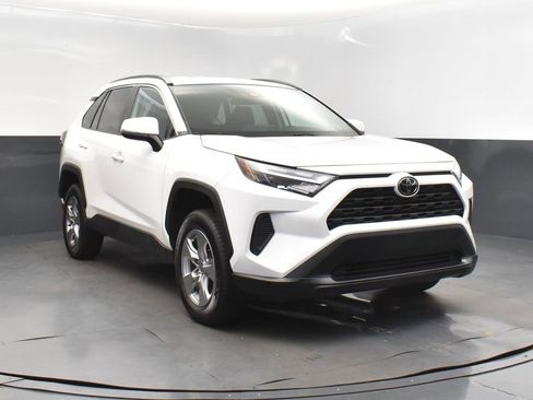Used 2022 Toyota RAV4 XLE image 9