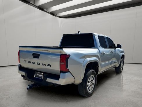 Used 2025 Toyota Tacoma SR5 image 5