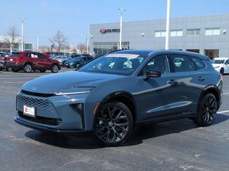 Used 2025 Toyota Crown Signia video 2