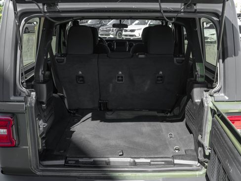 Used 2021 Jeep Wrangler Unlimited Sport image 42