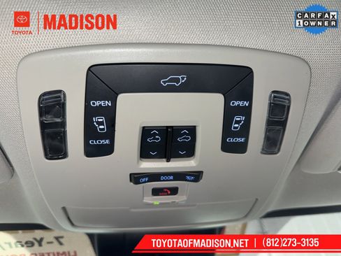 Used 2023 Toyota Sienna XLE image 26
