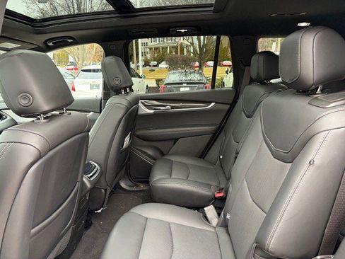 Certified 2024 Cadillac XT6 Sport w/ Technology Package image 8