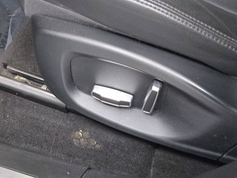 Used 2019 Jaguar F-PACE Premium image 28