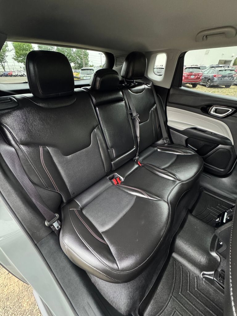 Used 2022 Jeep Compass Limited AWD/4WD image 23