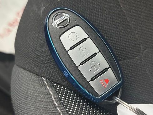 Used 2019 Nissan Kicks SV FWD image 28