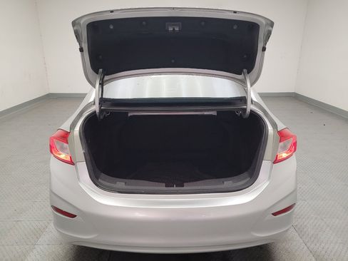 Used 2017 Chevrolet Cruze LS FWD image 29