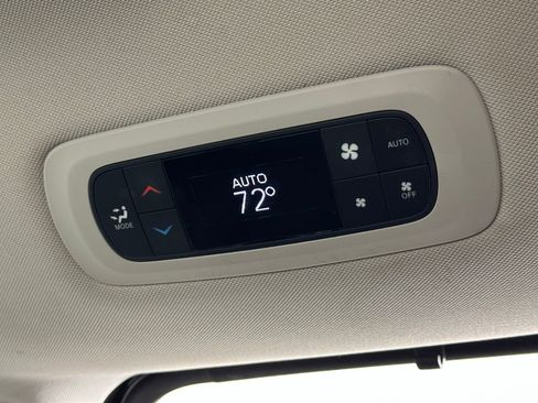 Used 2018 Chrysler Pacifica Touring-L w/ Premium Audio Group image 32