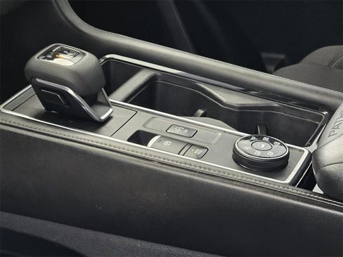 Used 2022 Nissan Pathfinder SV image 21