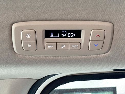 Used 2025 Kia Carnival image 26