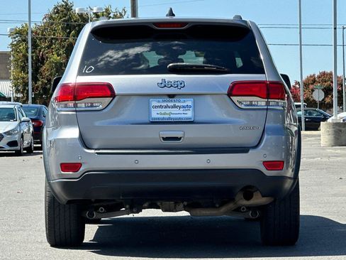 Used 2021 Jeep Grand Cherokee Laredo RWD image 5