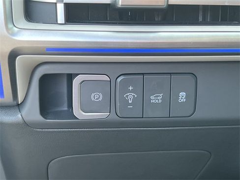 Used 2025 Hyundai Santa Fe Limited image 29