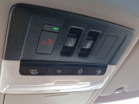 Used 2023 Nissan Rogue SV image 23