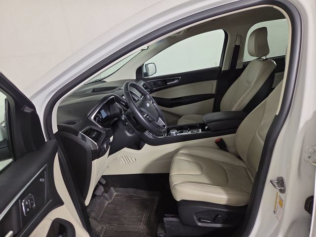 Used 2020 Ford Edge Titanium AWD/4WD image 12