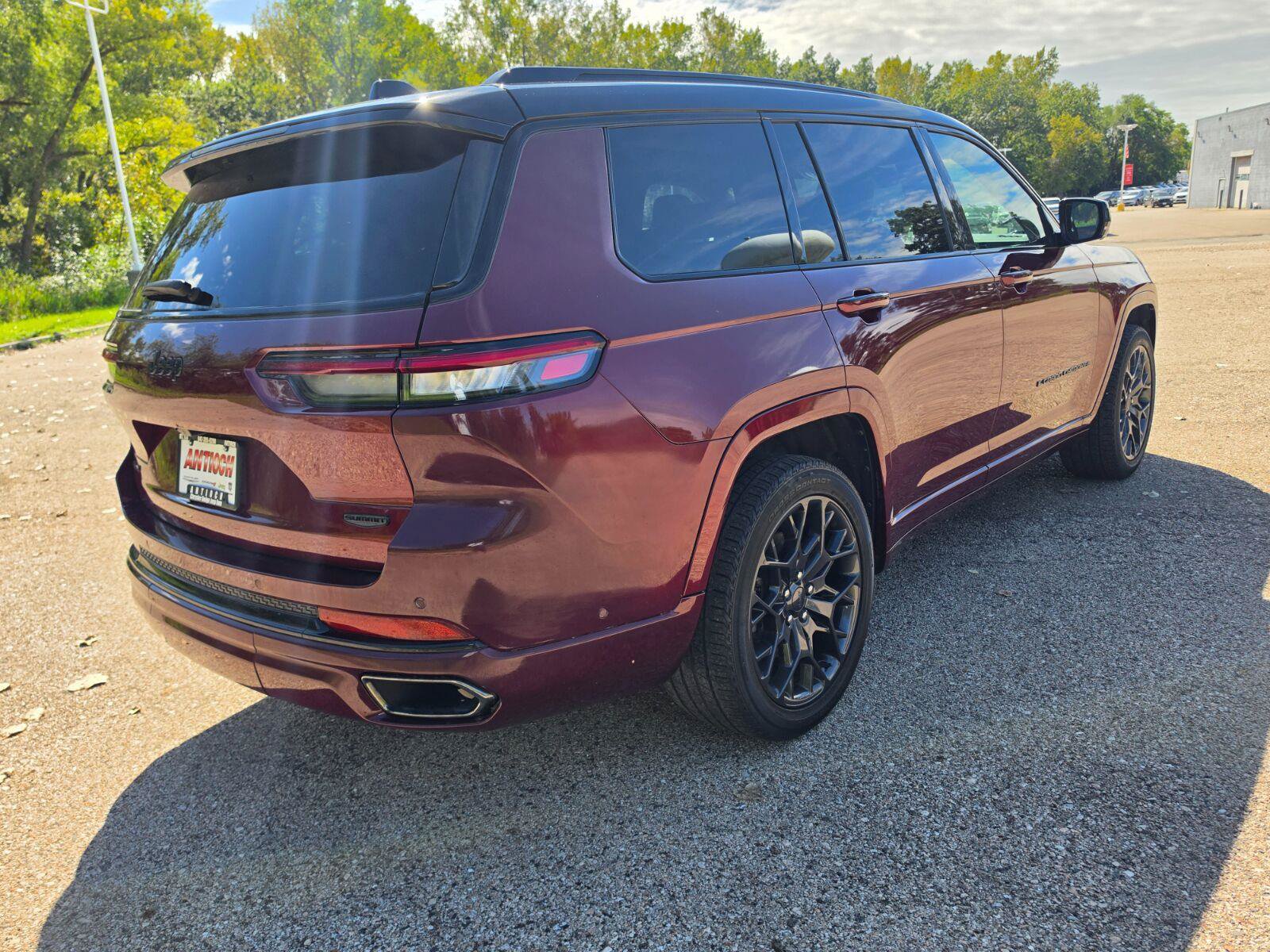 Used 2025 Jeep Grand Cherokee L Summit AWD/4WD image 17