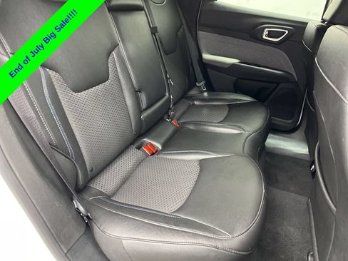 Used 2024 Jeep Compass Latitude AWD/4WD image 17