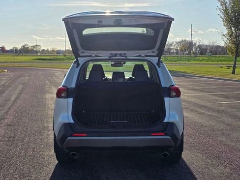 Used 2020 Toyota RAV4 Limited image 30