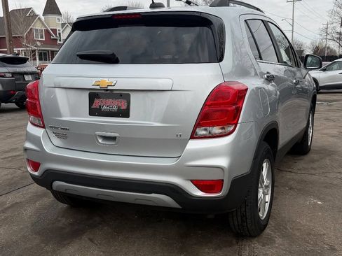Used 2018 Chevrolet Trax LT w/ LT Convenience Package image 12