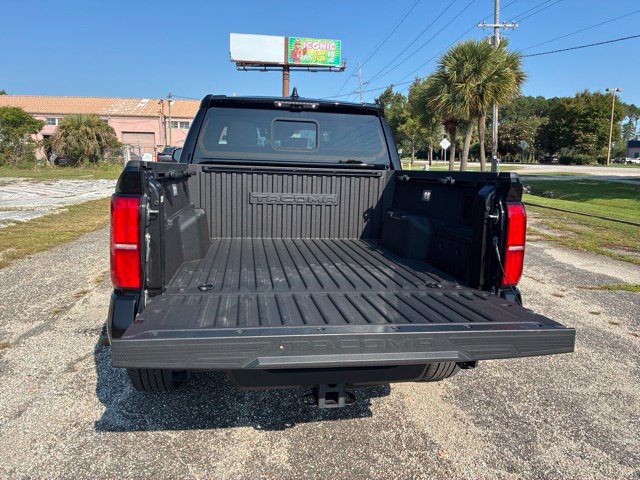Used 2024 Toyota Tacoma Limited w/ Limited Package (LT) AWD/4WD image 18