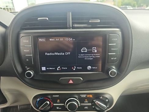 Used 2023 Kia Soul LX w/ LX Technology Package FWD image 15