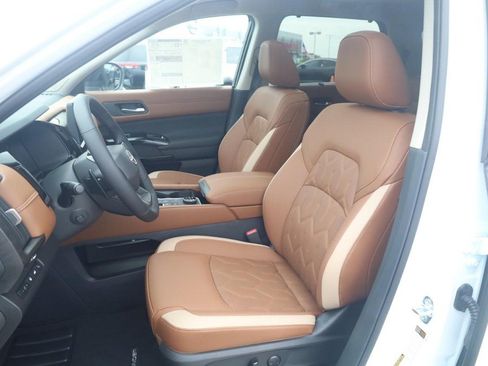 New 2026 Nissan Pathfinder Platinum AWD/4WD image 21