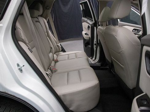 Used 2023 Nissan Rogue SV w/ SV Premium Package image 18