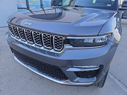 Used 2025 Jeep Grand Cherokee Summit AWD/4WD image 15