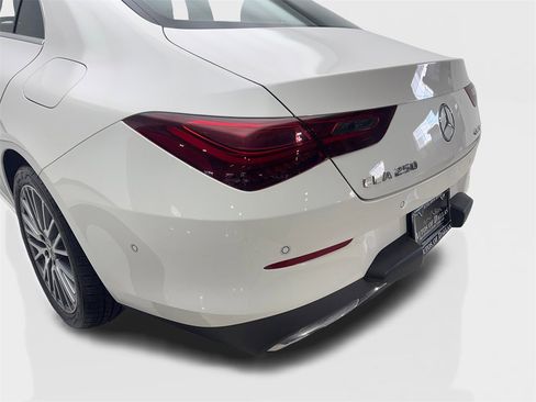 Used 2024 Mercedes-Benz CLA 250 4MATIC image 19