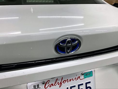 Used 2021 Toyota Corolla LE FWD image 30