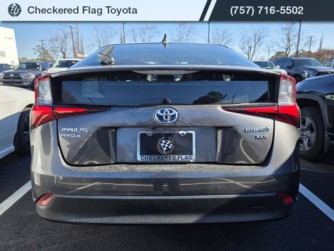 Used 2022 Toyota Prius XLE image 5