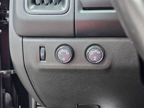 Used 2022 Chevrolet Colorado LT AWD/4WD image 24