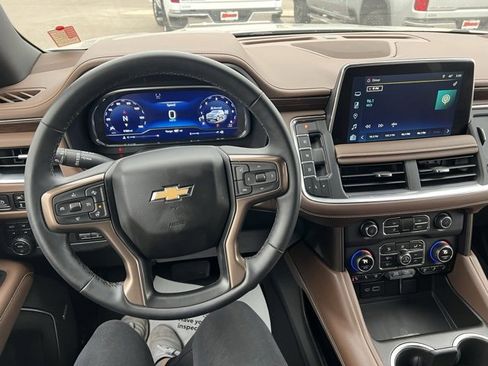Used 2024 Chevrolet Suburban High Country image 24