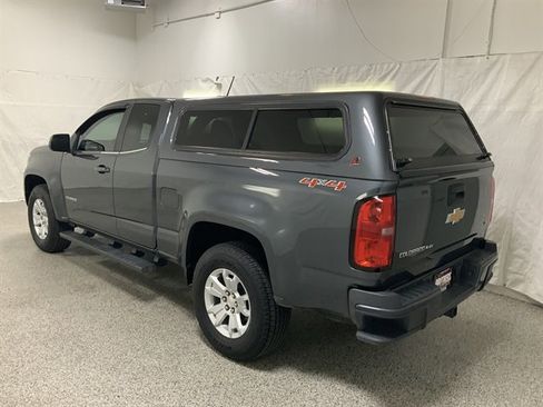Used 2017 Chevrolet Colorado LT AWD/4WD image 2
