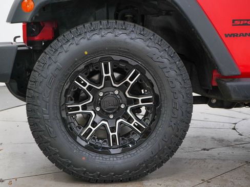 Used 2013 Jeep Wrangler Sport AWD/4WD image 23