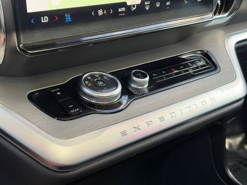Used 2025 Ford Expedition Max Platinum image 18