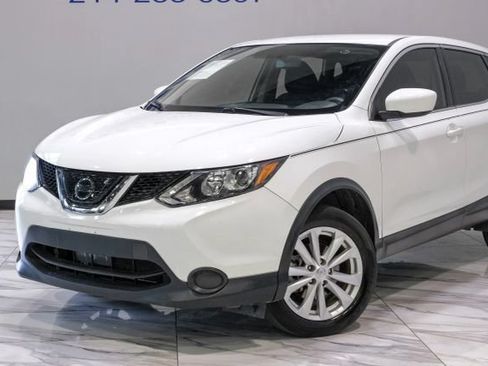 Used 2018 Nissan Rogue Sport S w/ S Appearance Package FWD image 7